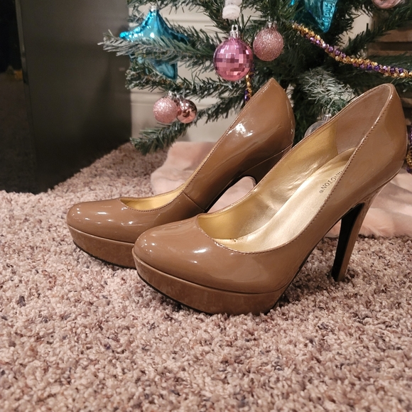 Brown heels - Picture 2 of 2